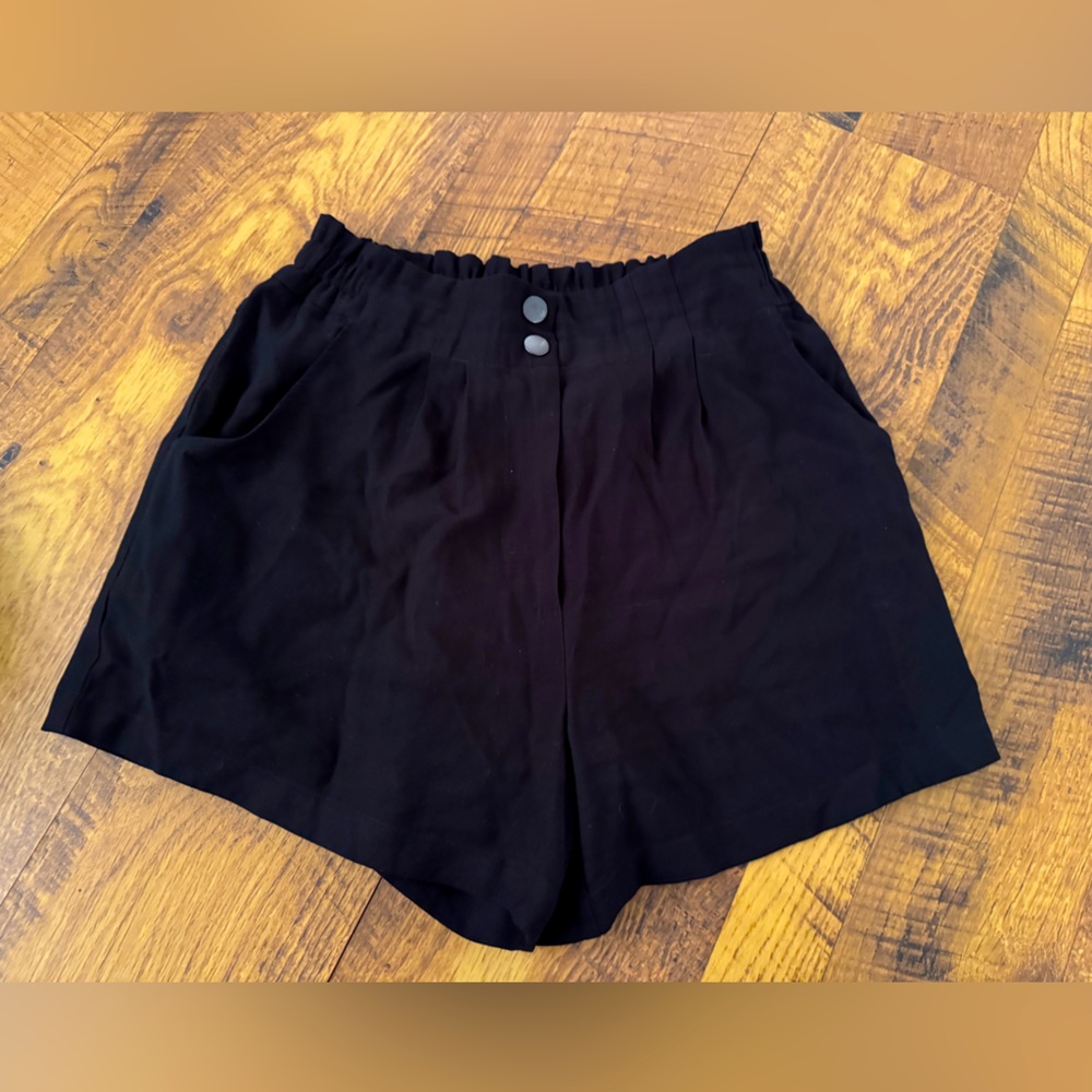 Wayf linen shorts size small
